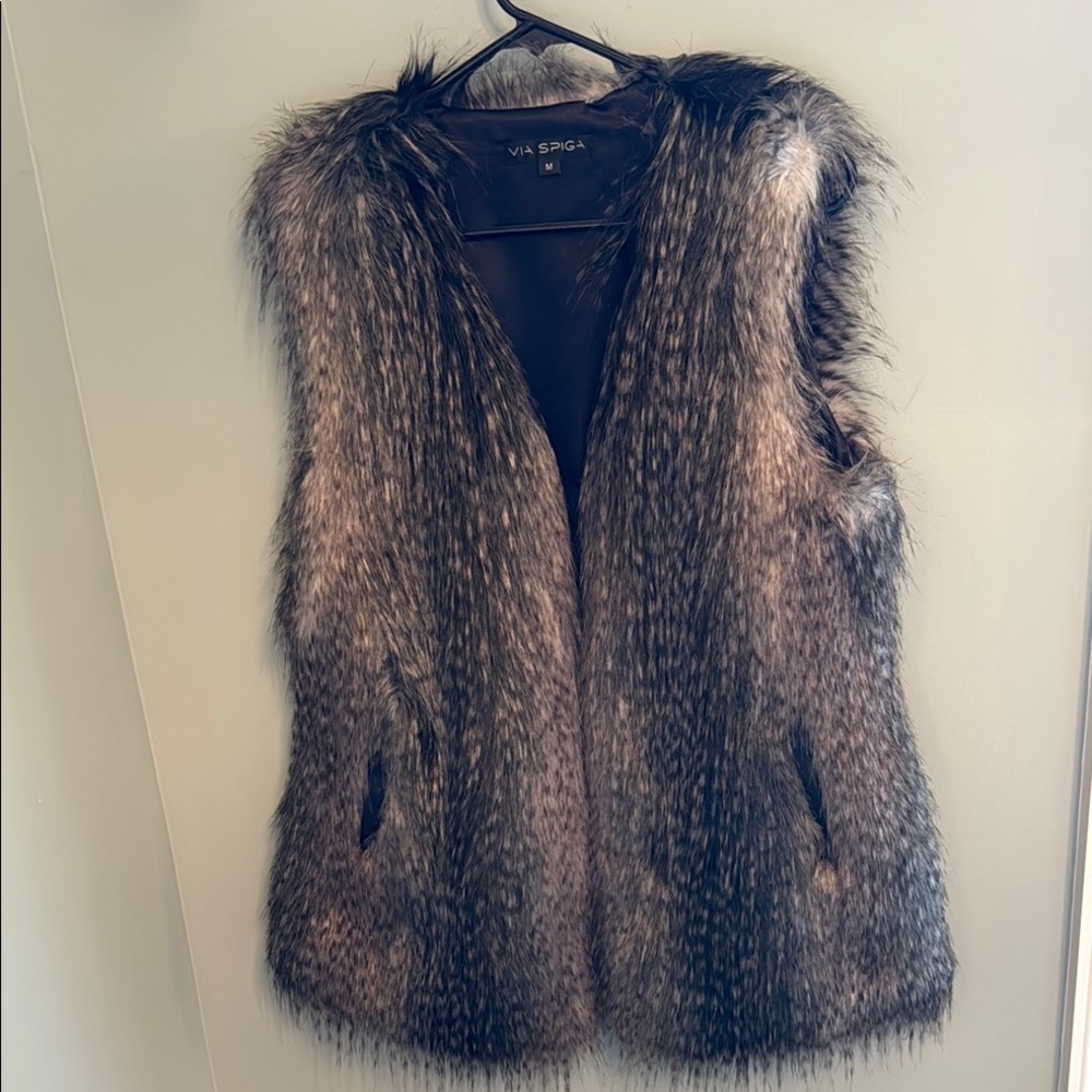 Aspen Vibe Via Spiga Black and Brown Faux Fur Vest